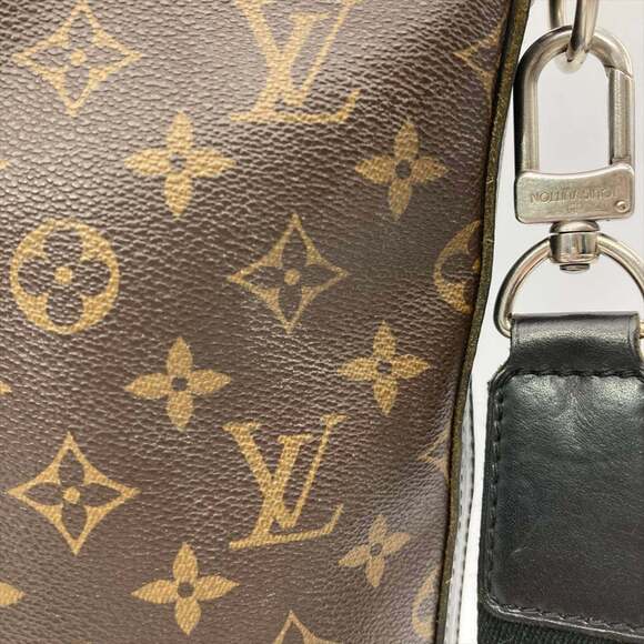 LOUIS VUITTON Brown Monogram Tote Bag - Picture 12 of 13